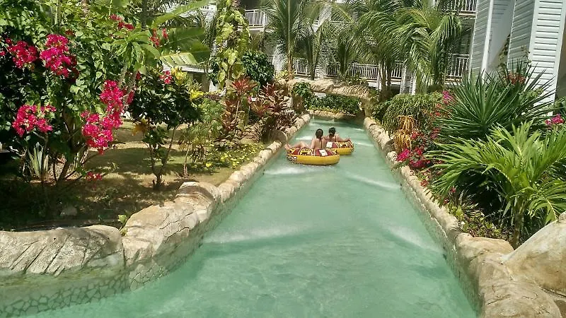 ***  On Vacation Blue Cove Hotel San Andres  Colombia
